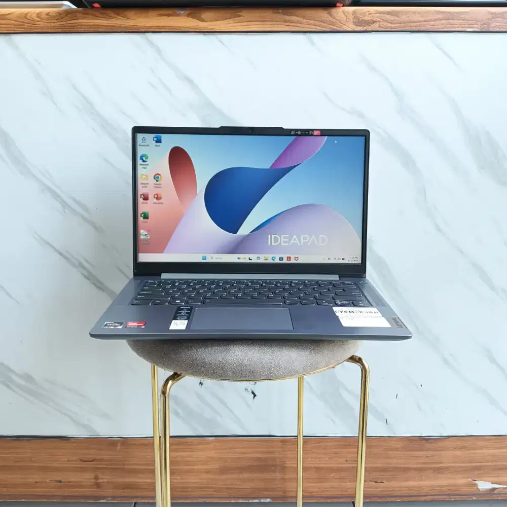 LENOVO IDEAPAD SLIM 3 14AMN8 RYZEN 3-7320U RAM 8GB