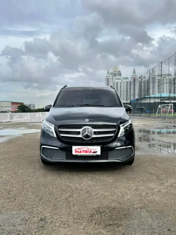 Mercedes-Benz V250 AT Matic Facelift 2024 nik 2023 . Mercy v260