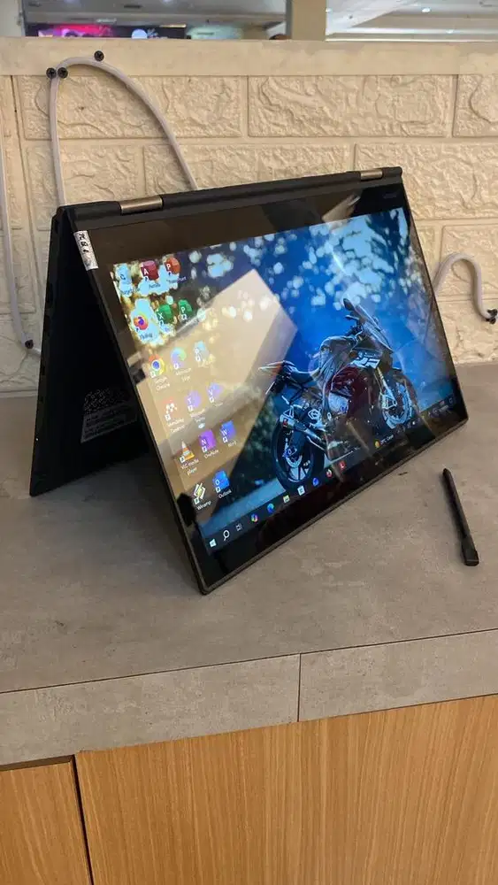 LENOVO THINKPAD X1 YOGA 2ND GEN I7 GEN7 RAM 8GB SSD 256GB LIKE NEW