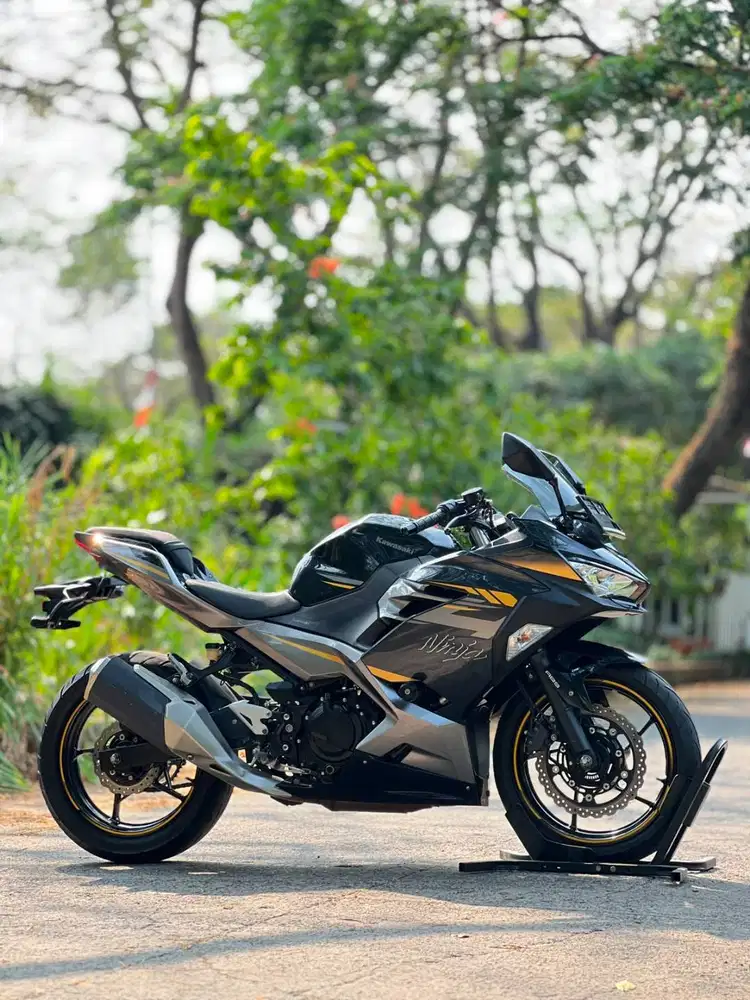 KAWASAKI NEW NINJA 250 FI ABS MDP KEYLESS 2021 GREY KM 9K PAJAK ON