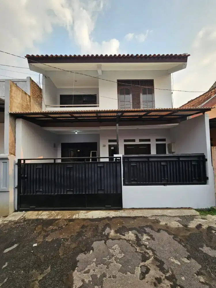 DI KONTRAKAN 1 RUMAH 2 LANTAI