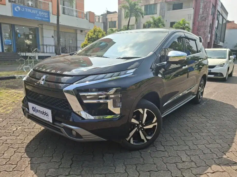 Garansi 1 Th - Mitsubishi Xpander 1.5 Ultimate Bensin-AT 2022 Hitam