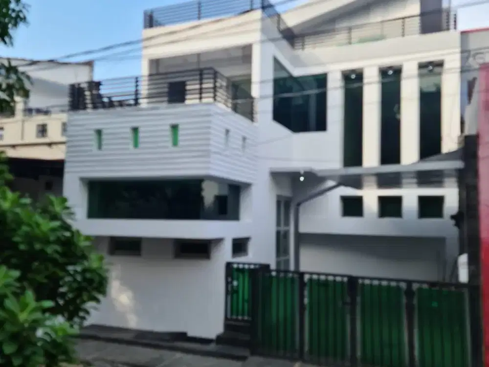 Dijual Rumah Cantik 2.5Lantai design modern Di Jatibening Estate, Bekasi