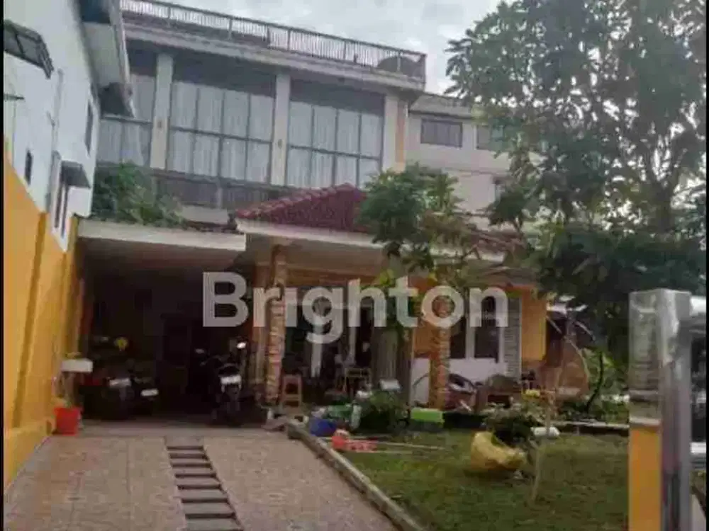 Dijual rumah di Jl. Markoni. SHM, siap huni.