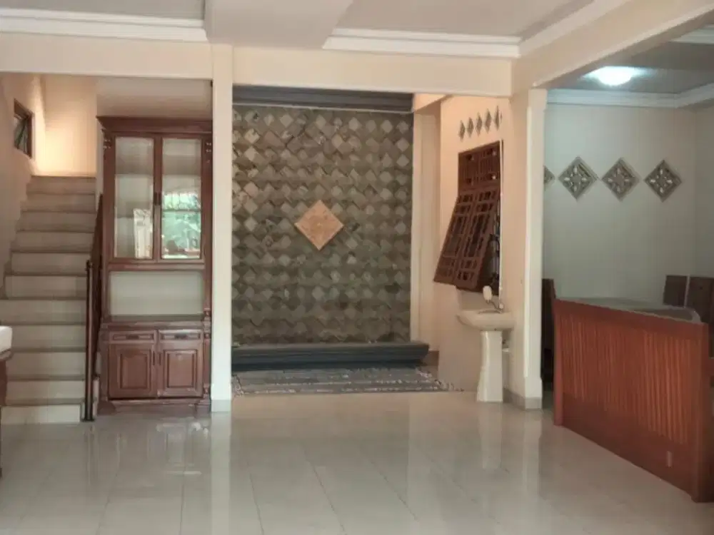 Rumah disewakan di Cipete