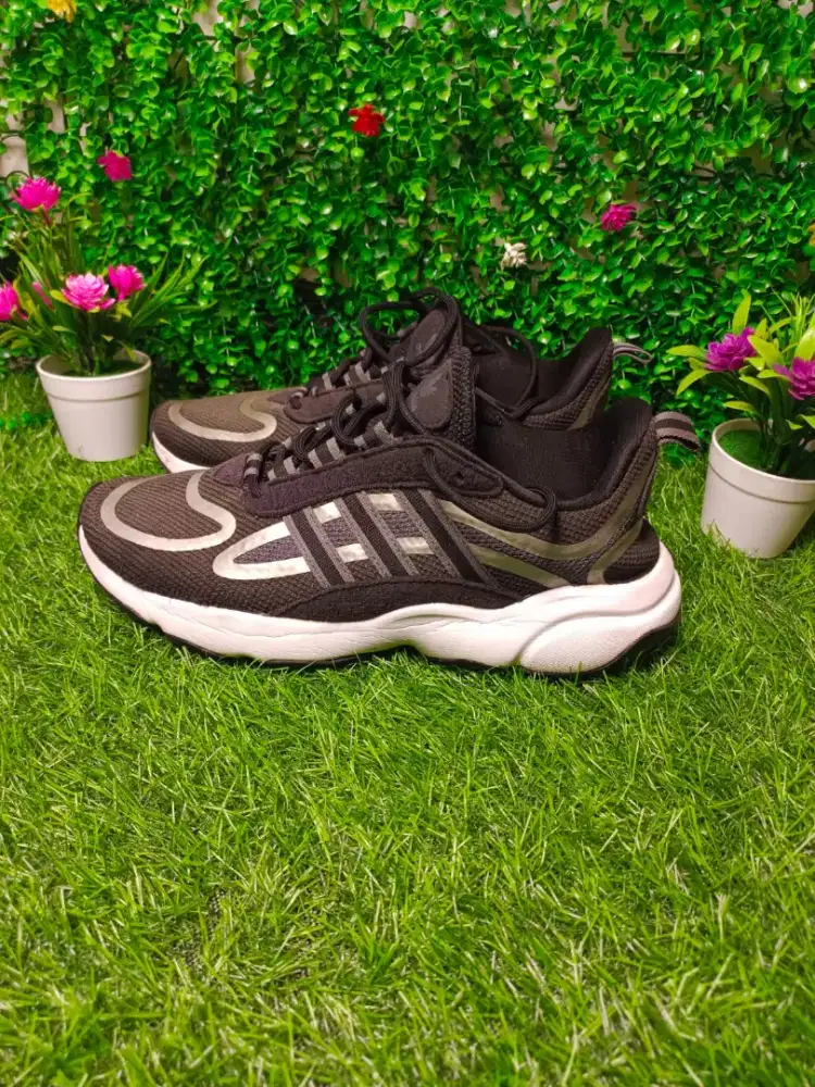 Thrifting sepatu ADIDAS insole 27,5