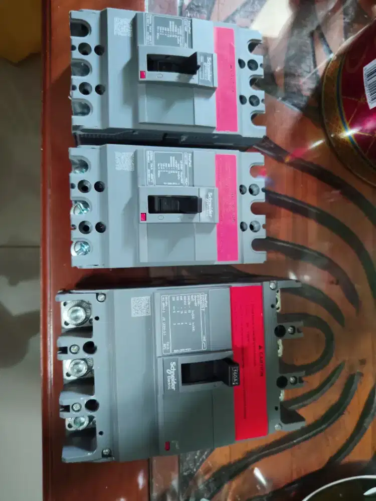 Jual MCB 50a.100a.160a kondisi 99%