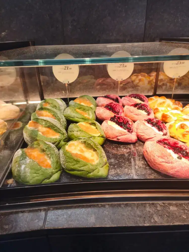 KASIR BAKERY TINGGAL DALAM