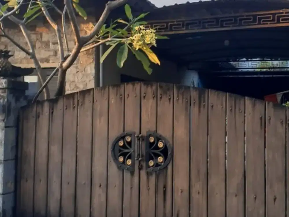 RUMAH DI MAHENDRADATTA PADANGSAMBIAN DENPASAR