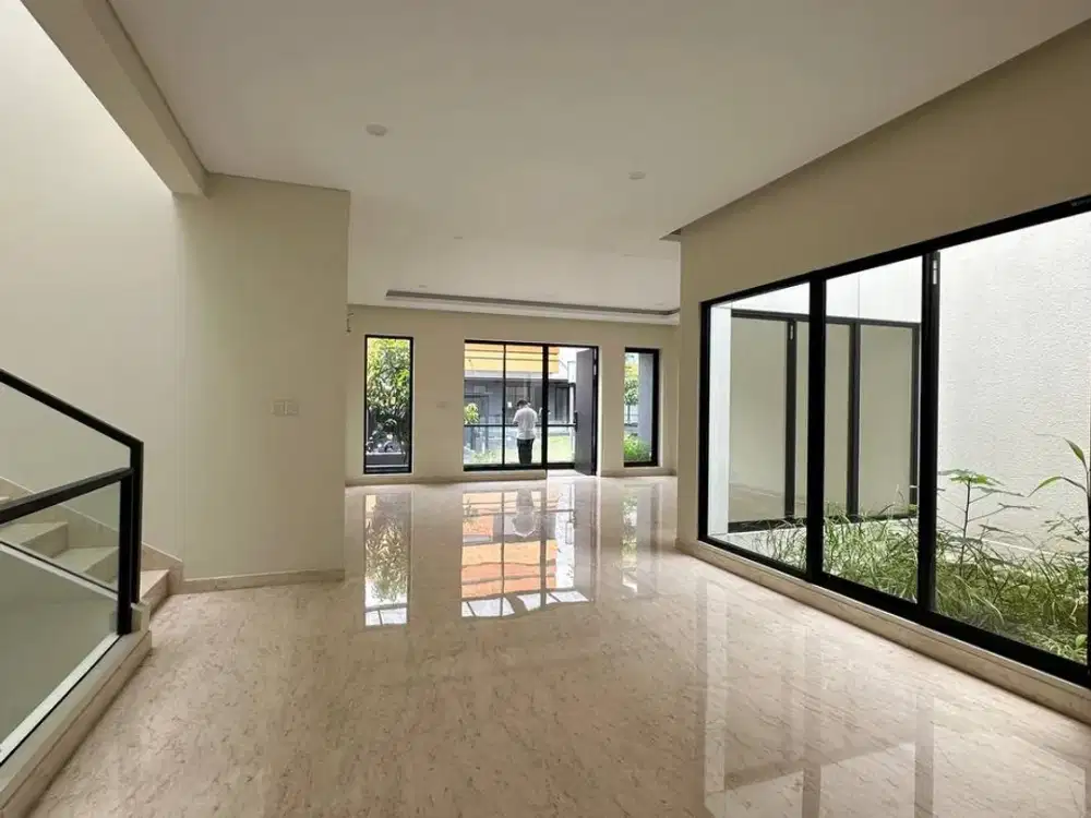 RUMAH CANTIK BRAND NEW 2 LANTAI HADAP SELATAN!