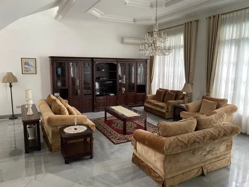 DISEWAKAN RUMAH KUNINGAN TIMUR 4 BR FURNISHED 325 M2
