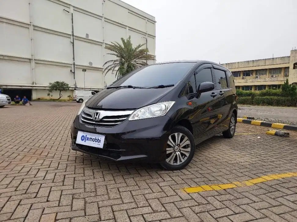TDP 7, JT Honda Freed 1.5 S Bensin-AT Hitam 2013