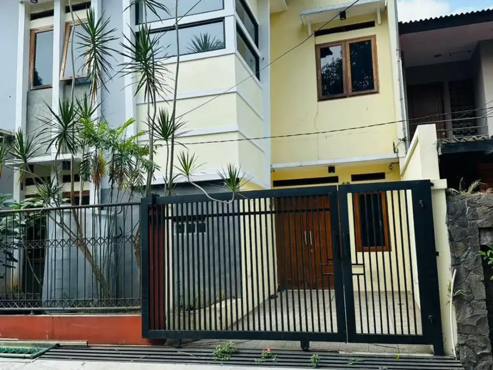 Rumah 2 Lantai Komplek Setra Duta Bandung