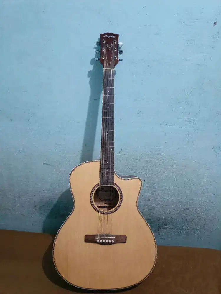 Gitar akustik legacy LTQ-230