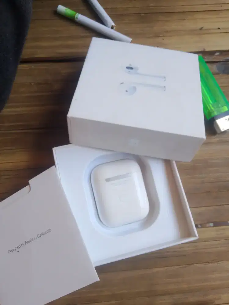 airpods apple second