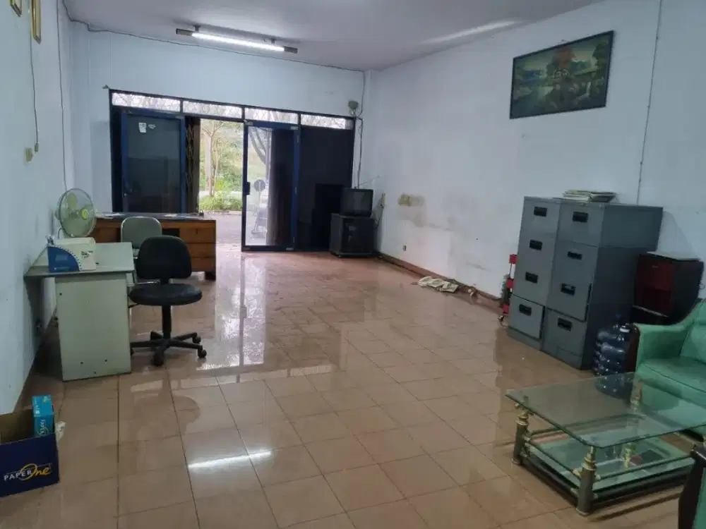 Ruko Sewa 3 Lantai Strategis di Karawaci Tangerang