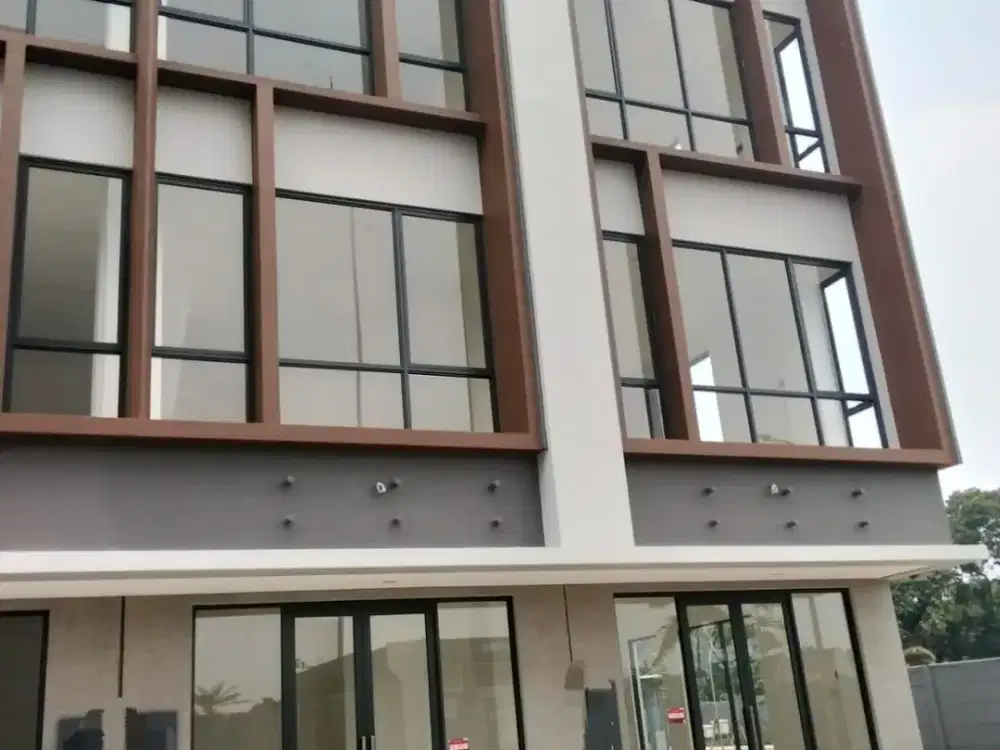 Disewakan Ruko Gandeng West Village Gandeng