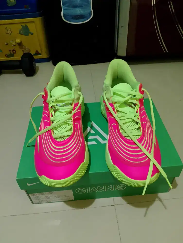 Jual sepatu basket second kondisi masih bagus