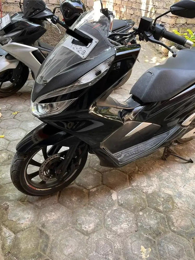 pcx 150 2018 hitam