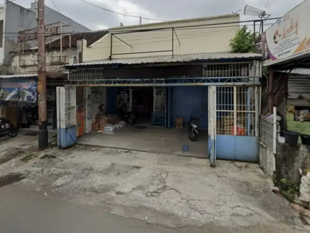Rumah dan Ruang Usaha atau Toko Strategis Dekat Pasar Gede dan Widuran