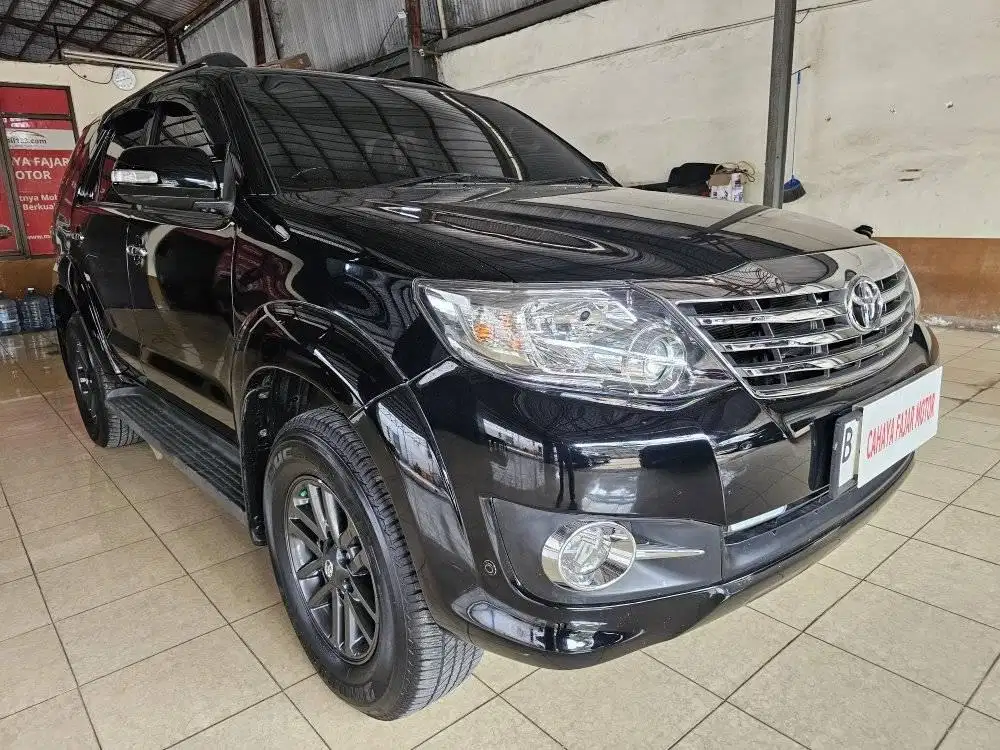 Toyota Fortuner 2.7 G Lux Bensin 2014 Hitam