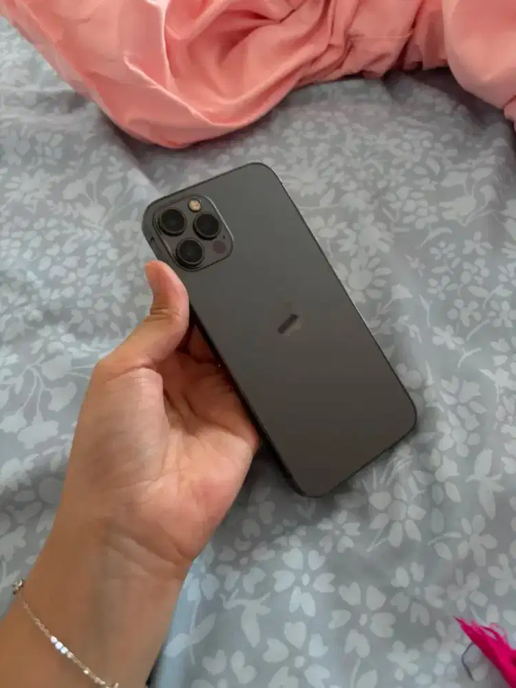 Di jual iPhone 12 pro 512GB