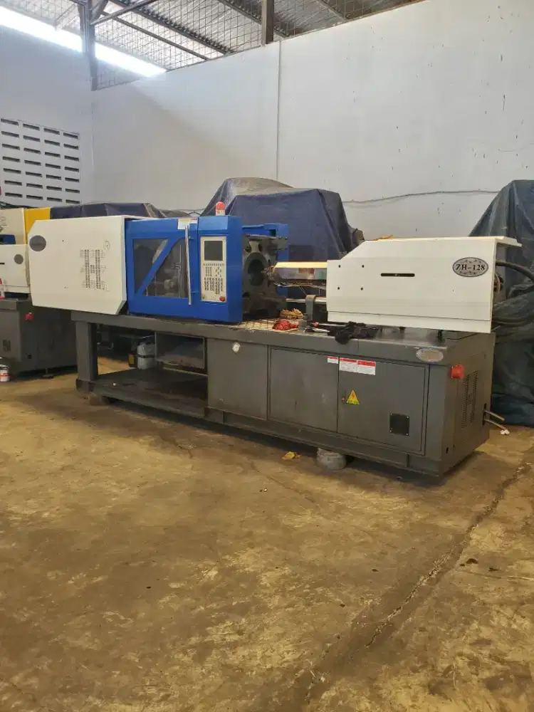 Mesin injection Servo China