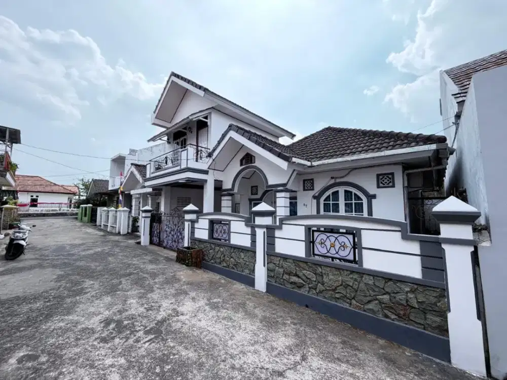 Disewakan Rumah 2 Lantai, Lokasi Strategis di Angkatan 66 Palembang