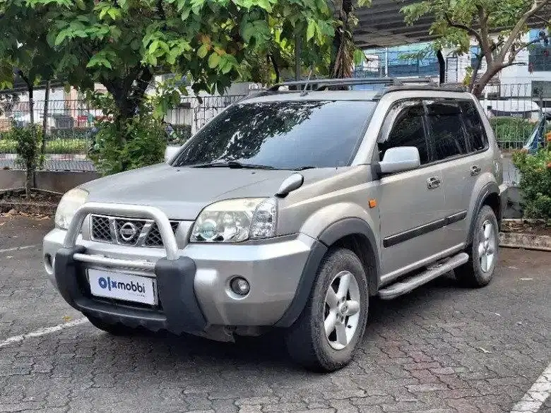 DP RENDAH - Nissan X-Trail 2.5 STT Bensin-AT 2005