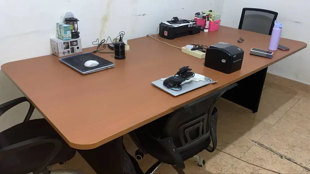 Di Jual Meja Kantor Rapat / Meja Kerja Bekas – Harga Murah