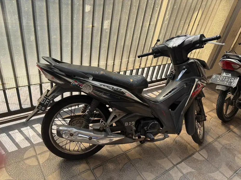 Jual Motor Honda Revo Bekas SS lengkap