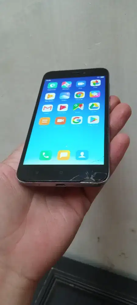 Xiaomi 5a Retak Bawah !! Aman Dipake
