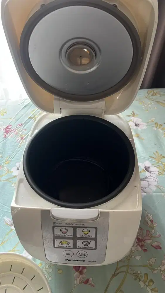Dijual rice cooker second kondisi vagus