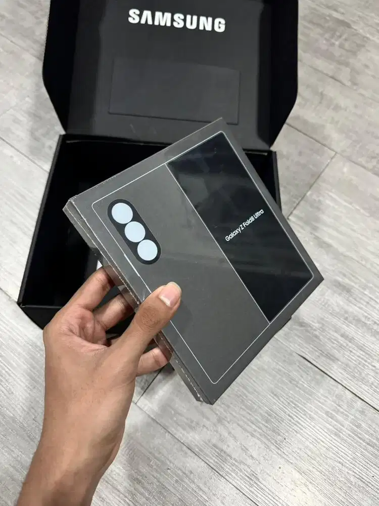 Samsung Z Fold Ultra 12GB/512GB BNIB SEGEL