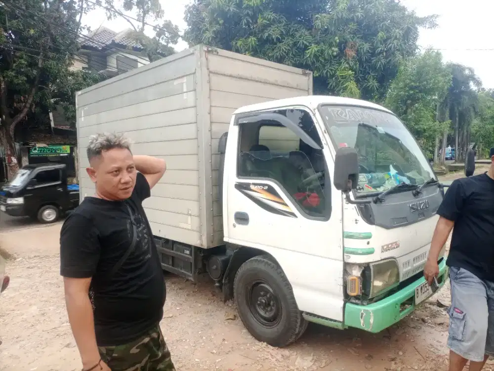 Isuzu engkel box nhr 2014 PowerStering