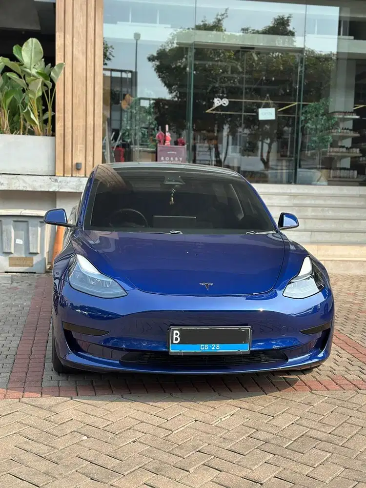 Tesla 3 Standard Range Plus Frost Blue Nik 2023 Improvement Facelift