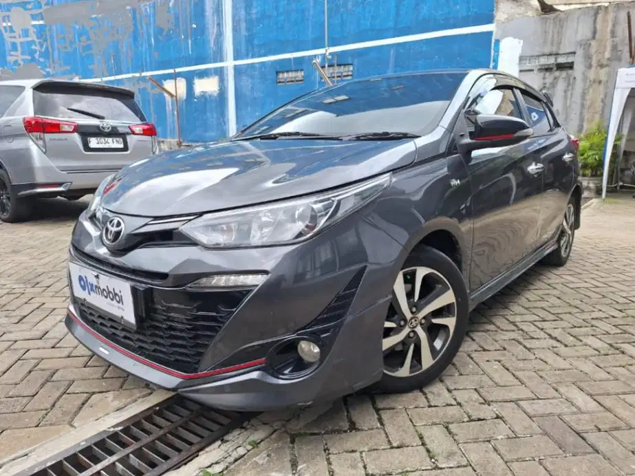 Toyota Yaris 1.5 TRD Sportivo 7 AB Bensin-AT 2018 Abu