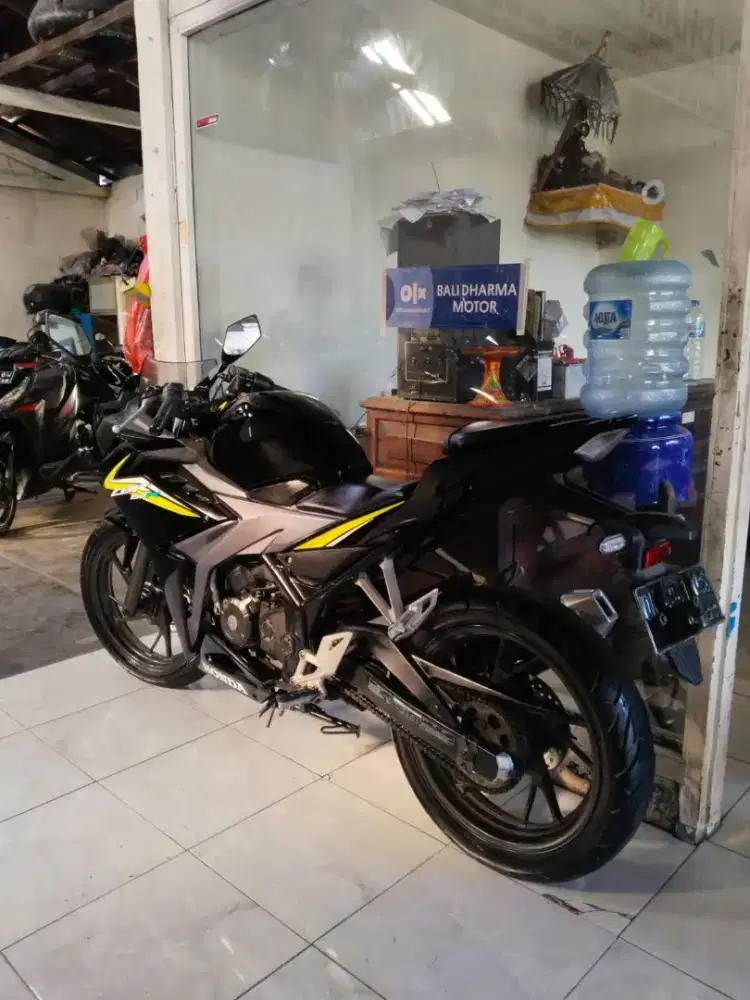 Honda. Cb. 150 thn .2017 cash. Bali dharma motor
