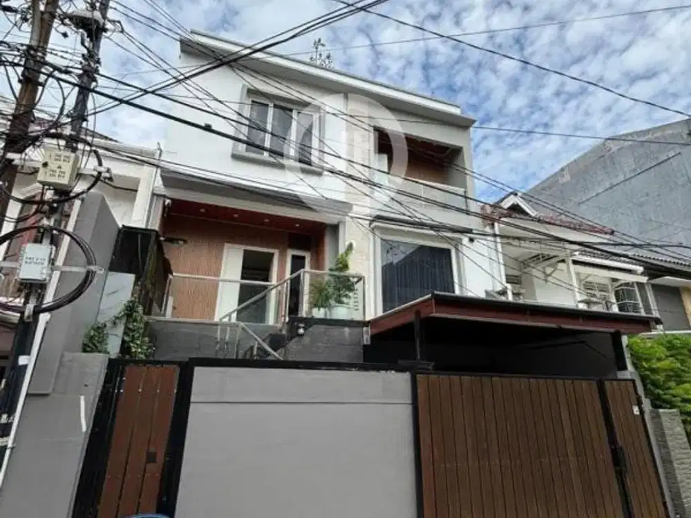 Rumah di Komplek Walikota Kelapa Gading Jakarta Utara Semi Furnished