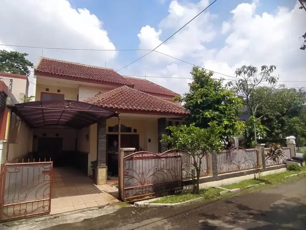 Jual Cepat Rumah Dekat Sport Jabar & Griya di Jalan Golf Arcamanik Bandung