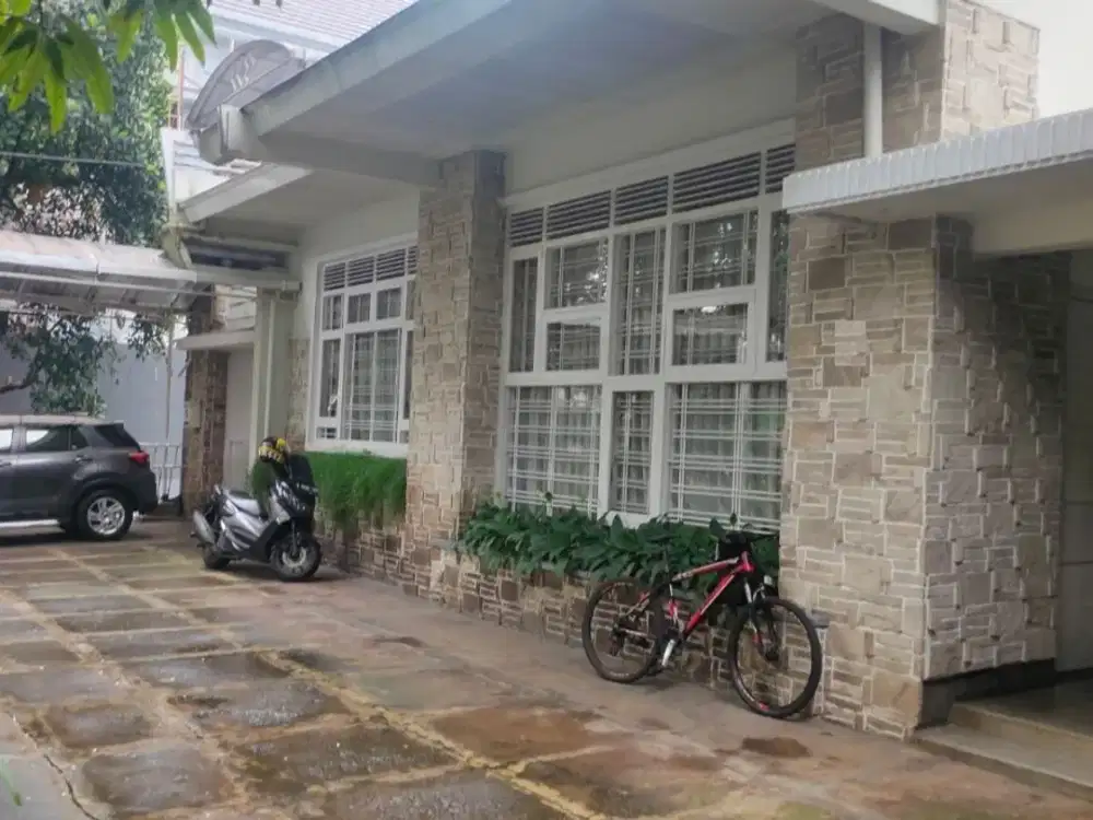 Rumah Sayap jalan riau bandung strategis