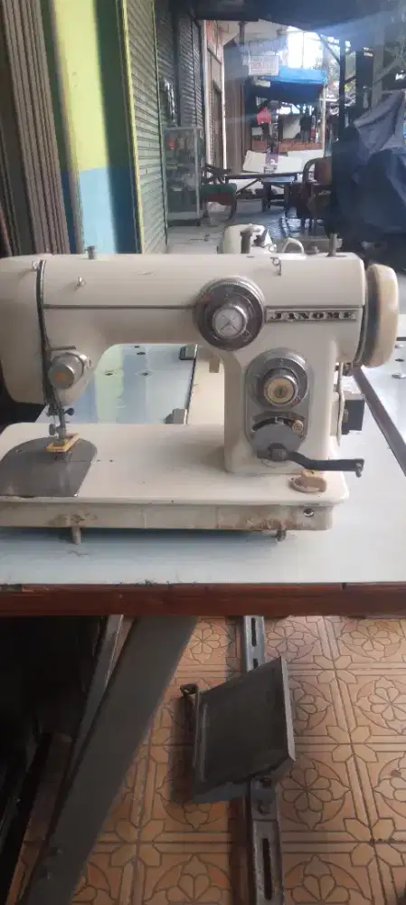 Di jual mesin jahit janome