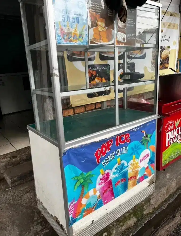 Etalase kaca bekas