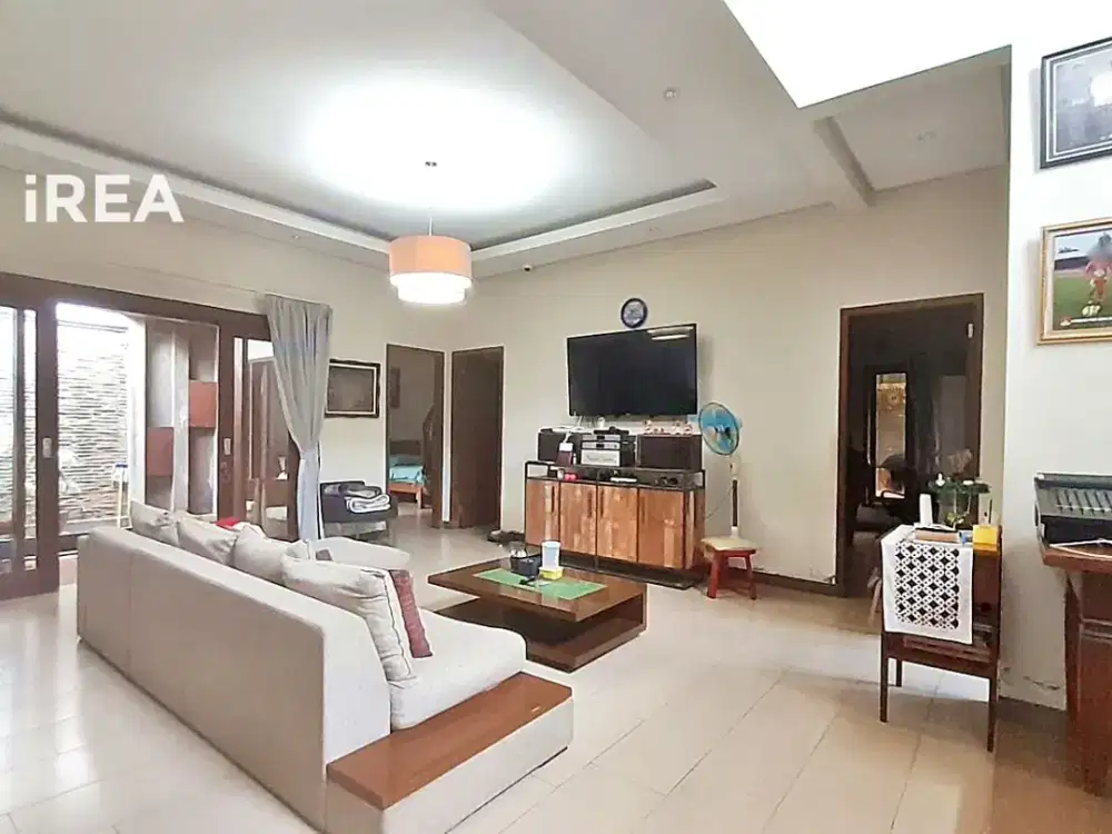 RUMAH DIJUAL DI SOLO BARAT DEKAT LUWES GENTAN DAN ALFAMIDI SUPER MANGESTI
