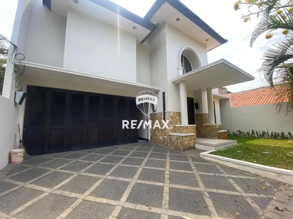 DIJUAL RUMAH MEWAH DI DAERAH KEMANG TIMUR