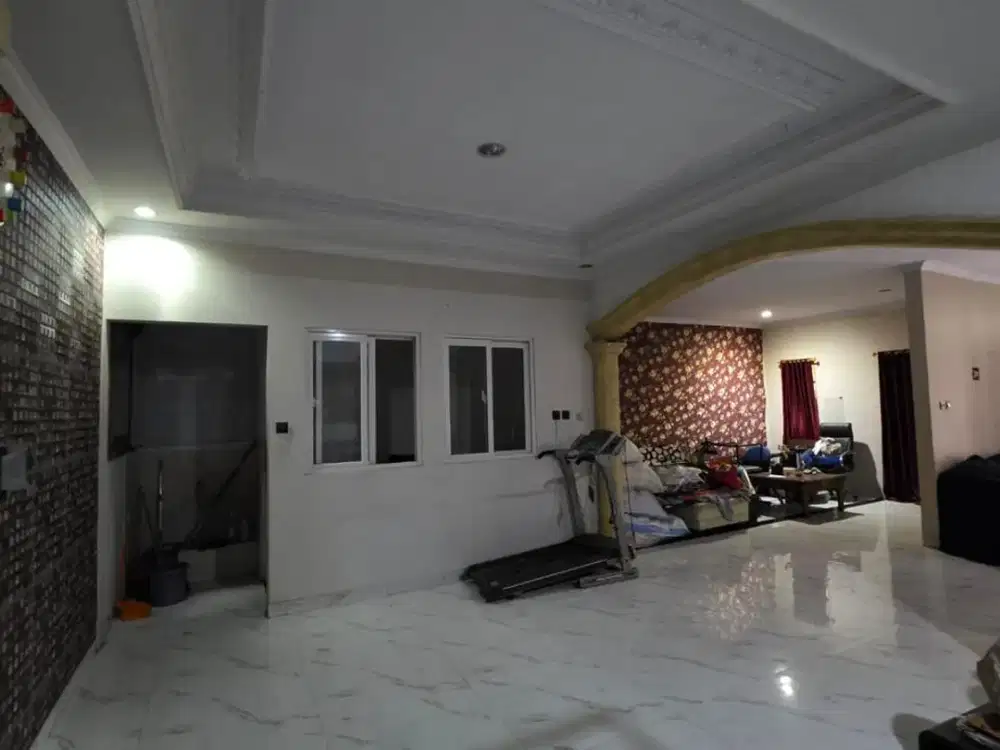 DIJUAL/DISEWA! CEPAT Rumah Cantik di Boulevard Depan Taman Harapan Indah Bekasi