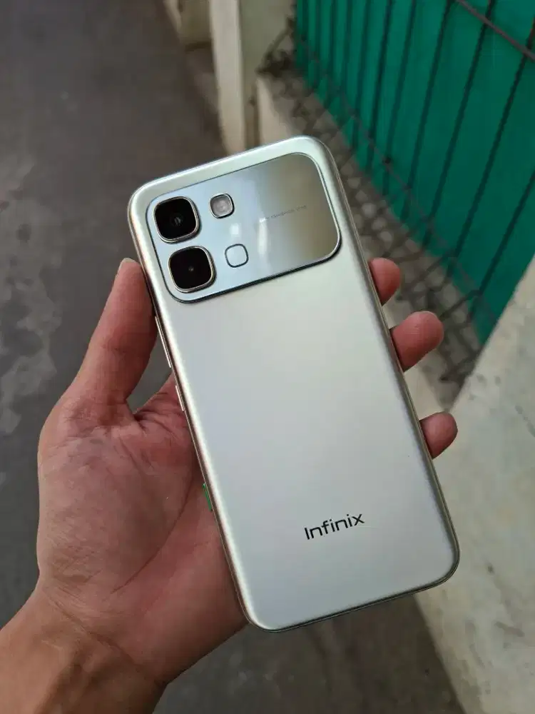 Infinix note edge 5g+