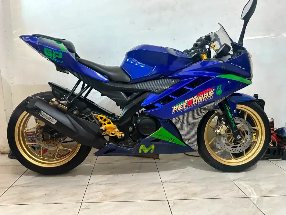 Jual R15 V2 tahun 2016