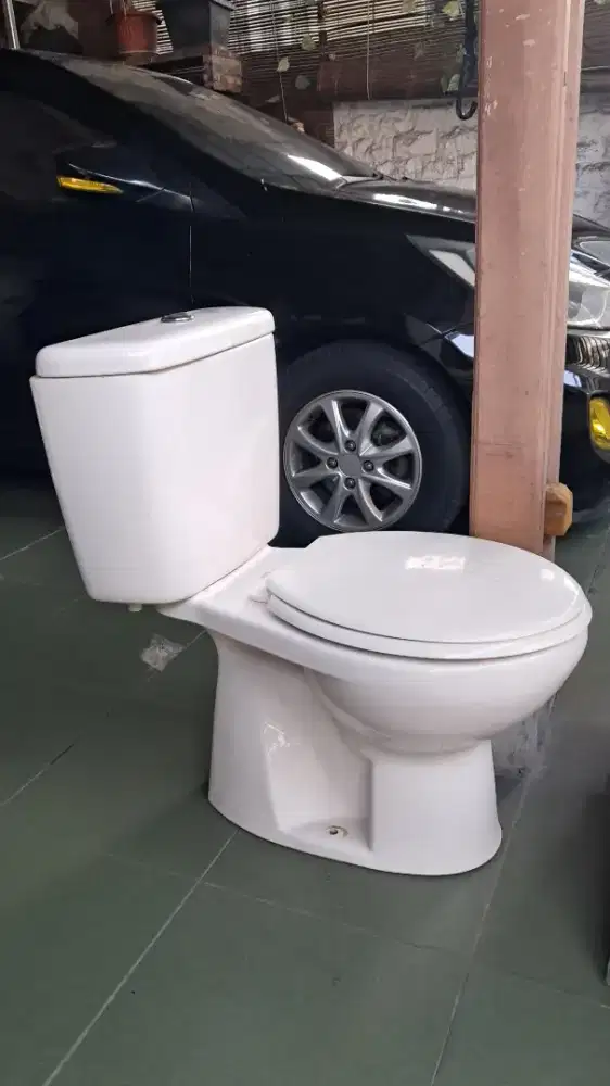 TOTO Kloset dan wastafel - bekas apartemen - masih bagus