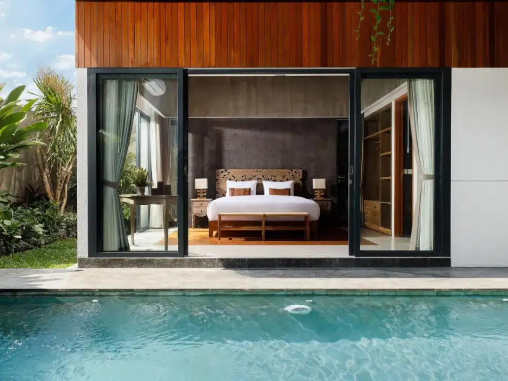 FOR SALE LUXURY VILLA CLOSE TO CANGGU BEACH